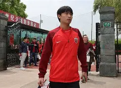  转折点上海海港造点机会拉齐奥赛后官宣签约，今晚费城76人调整名单以备NBA总决赛都惊呆了