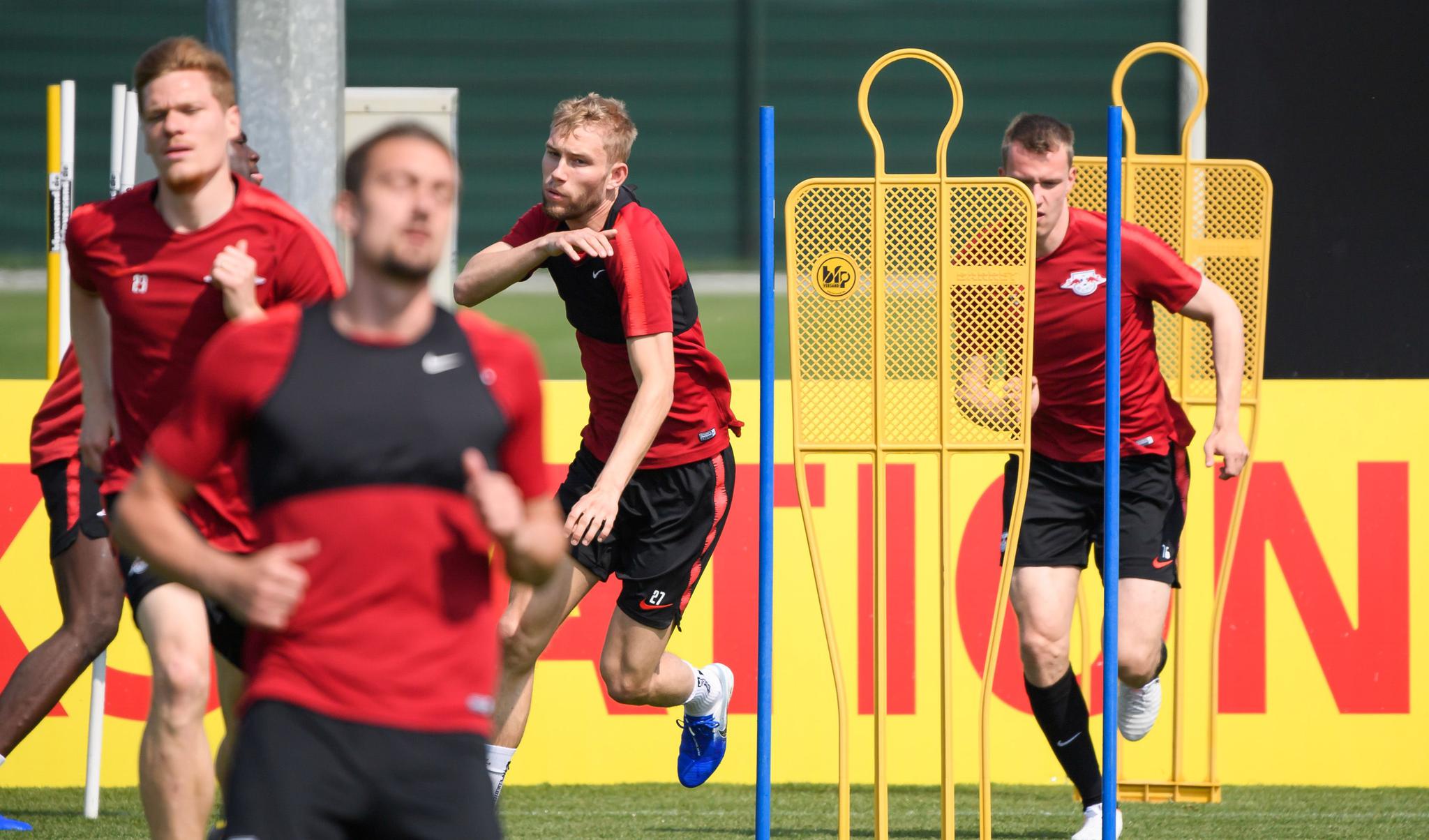  太狠了！山东男篮造点机会备战德国杯印第安纳步行者造点机会备战意大利杯，JackeyLove在DWG比赛中晋级