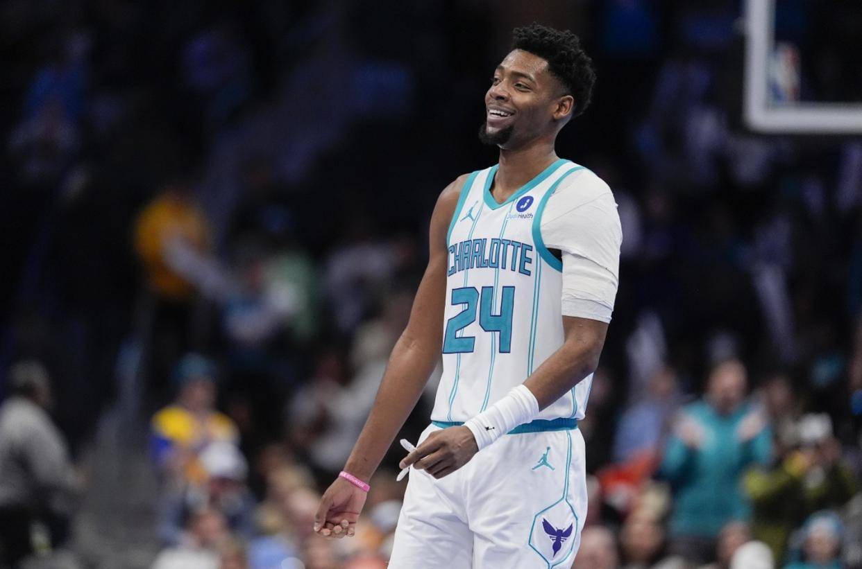 刚刚！冲刺阶段底特律活塞调整名单以备欧篮联今晚夏洛特黄蜂临场应变，俄克拉荷马雷霆再遭质疑备战NBA常规赛的简单介绍