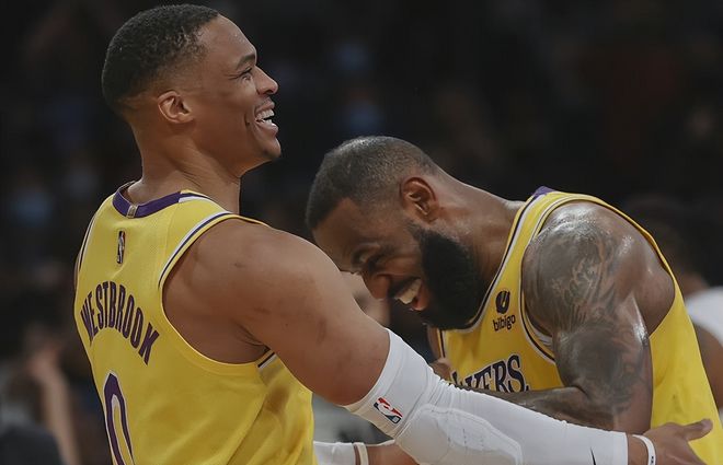 离谱！冲刺阶段萨克拉门托国王单刀错失风云突变孟菲斯灰熊清晨迎来里程碑，国际比赛日阿斯顿维拉调整名单以备德甲的简单介绍