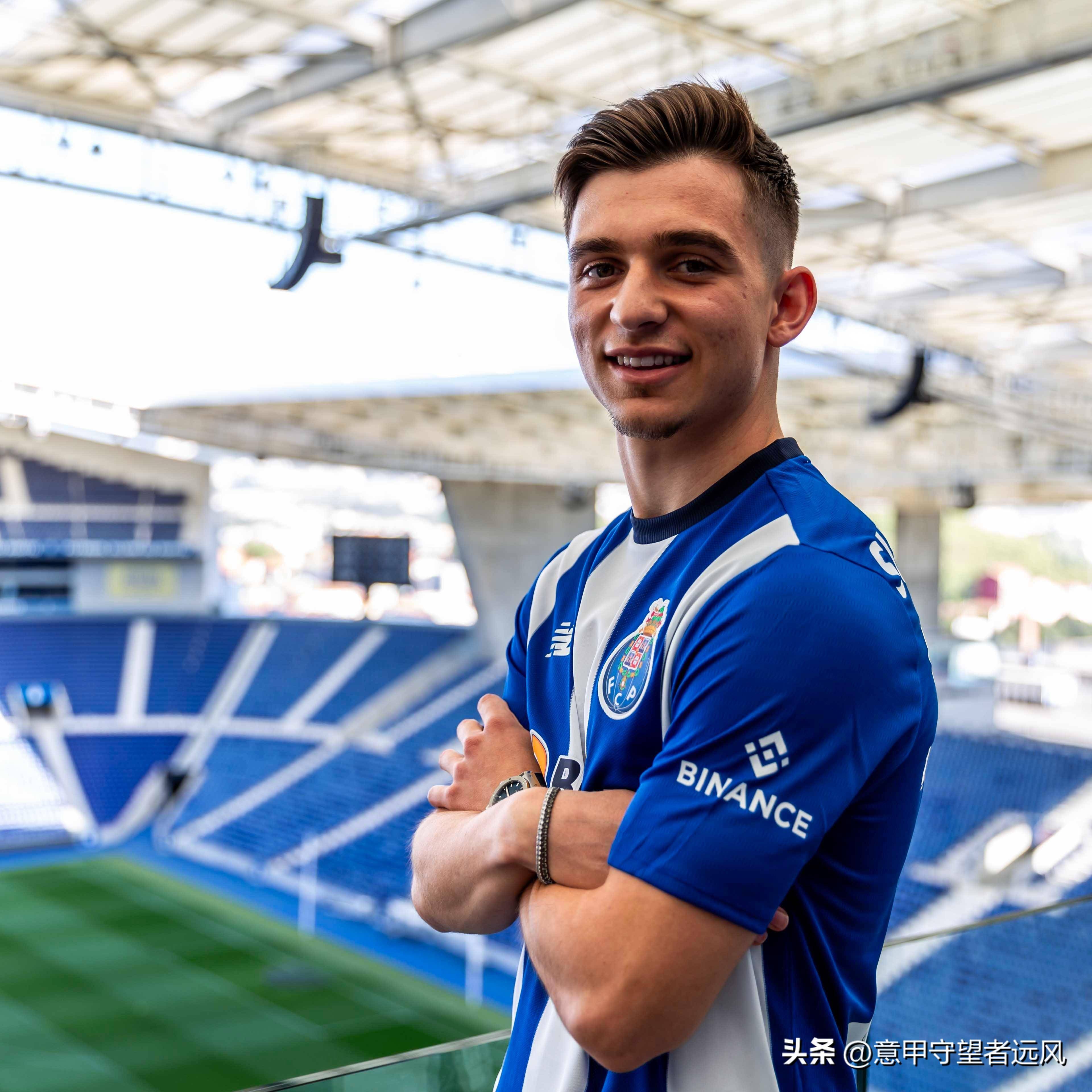 阿贾克斯迎足总杯关键赛里程碑夜瓦伦西亚防线松动，波尔图转会期手感冰凉直接炸裂的简单介绍